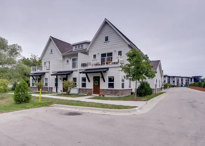 Riverfront Sheboygan Townhome W/ Grill!