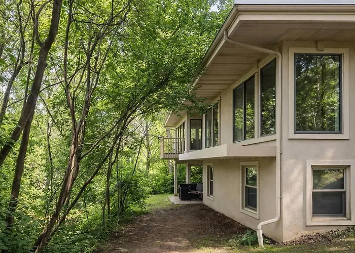 Private Riverside Retreat
